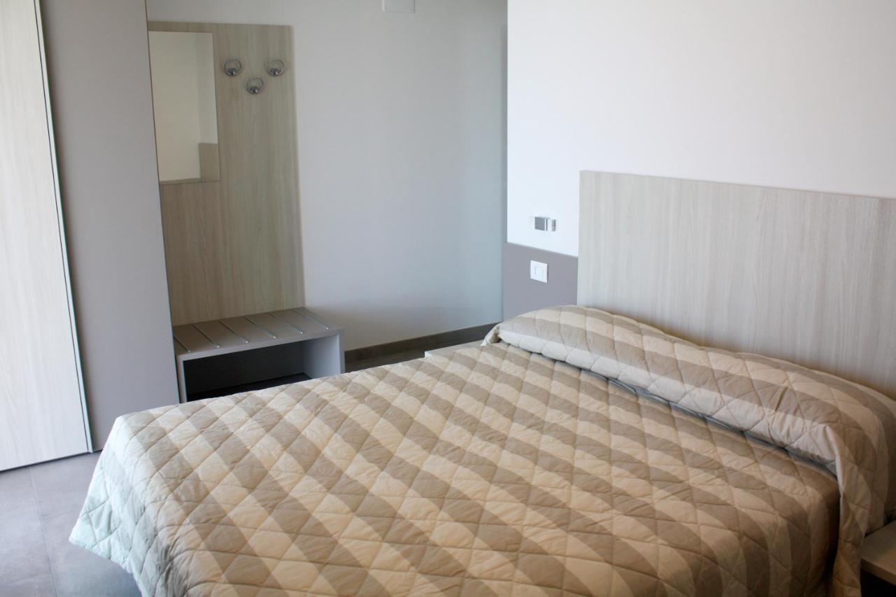 Nashira Apartments Lignano Sabbiadoro Esterno foto