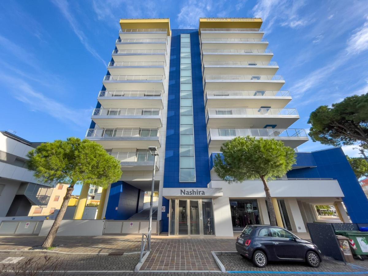 Nashira Apartments Lignano Sabbiadoro Esterno foto