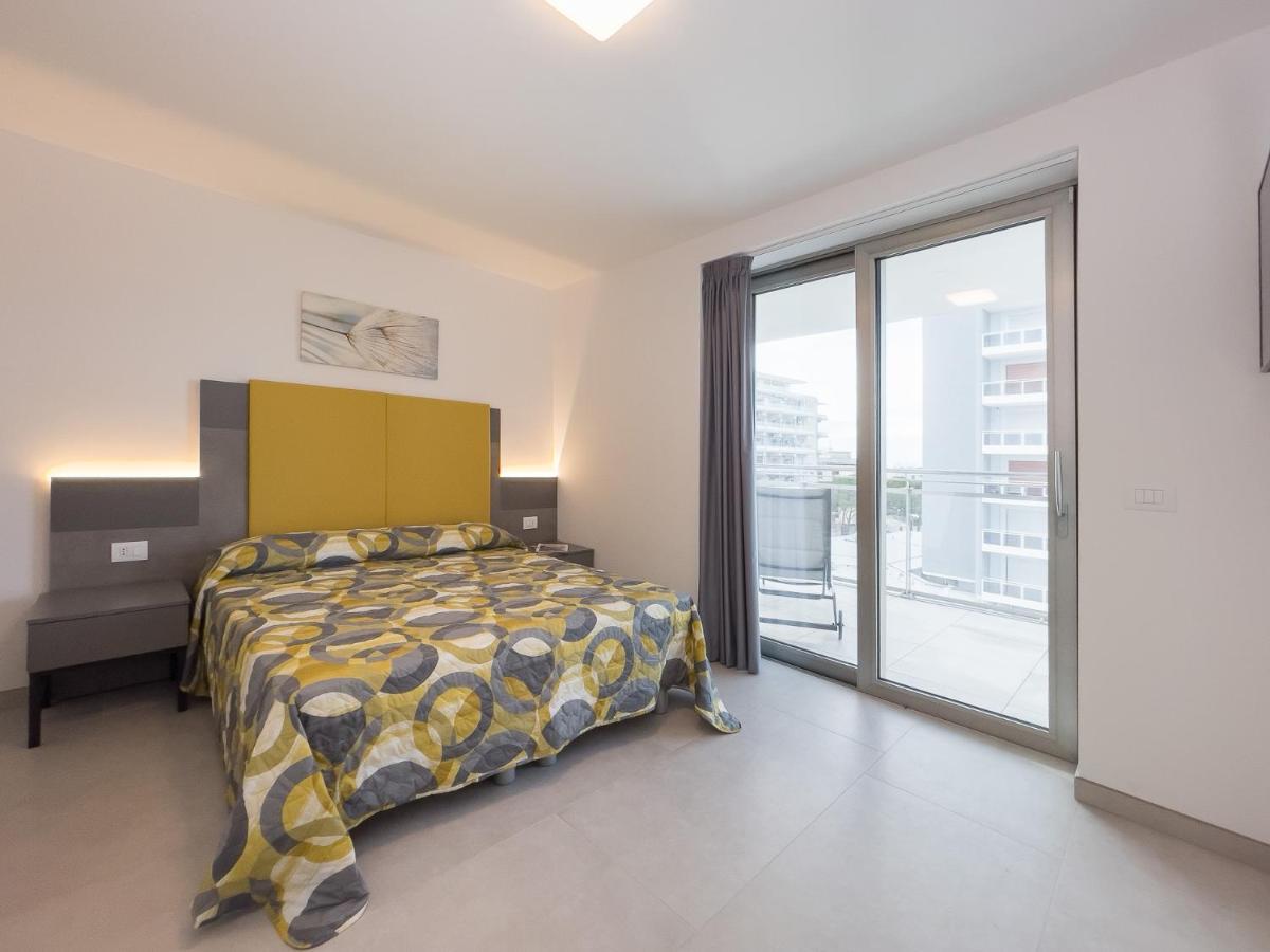 Nashira Apartments Lignano Sabbiadoro Esterno foto